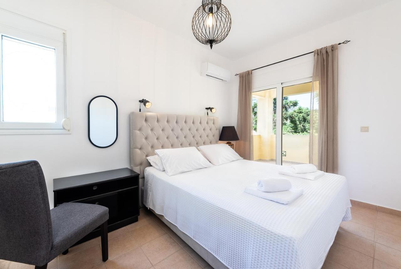 Ritas Gennadi Villa Екстер'єр фото