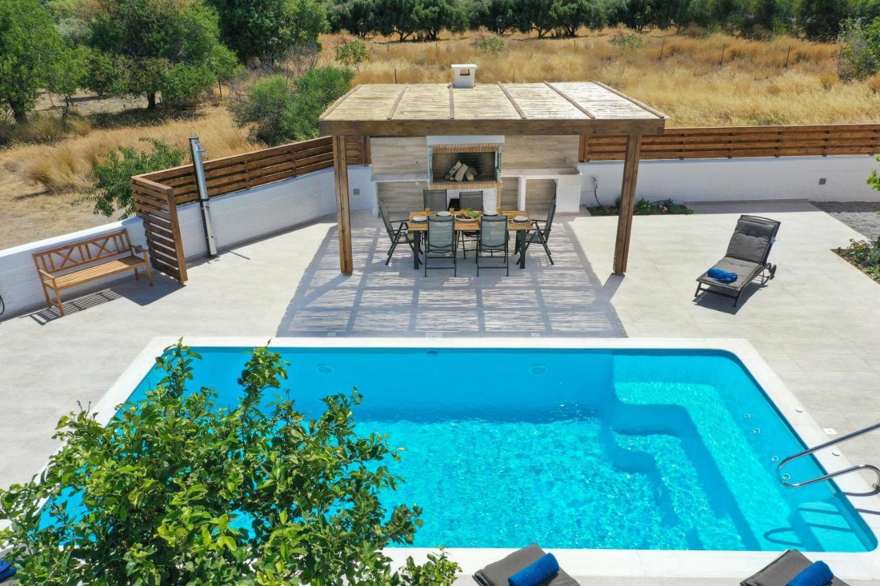 Ritas Gennadi Villa Екстер'єр фото